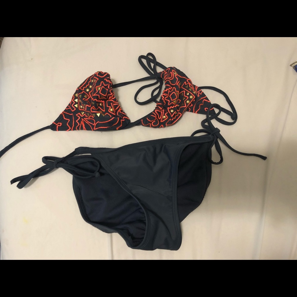 XS triangle bikini
